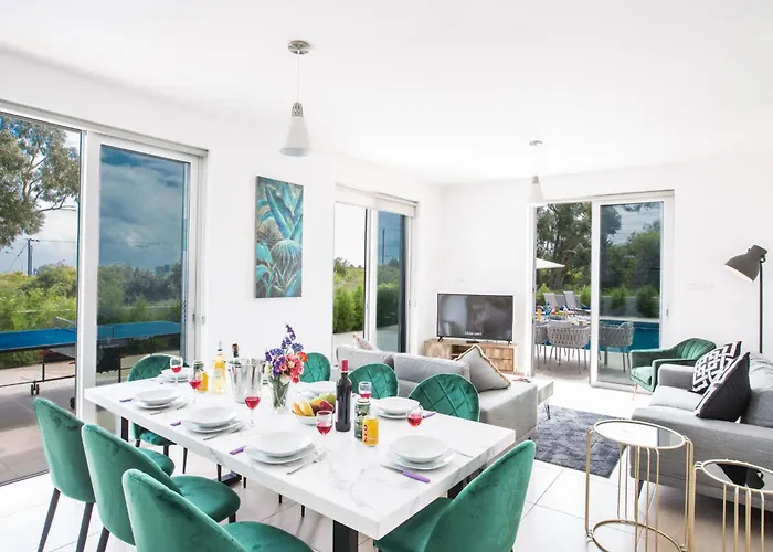 Casa de Férias Schoene- Topmoderne Ferienvilla Auf Zypern By Interhome *