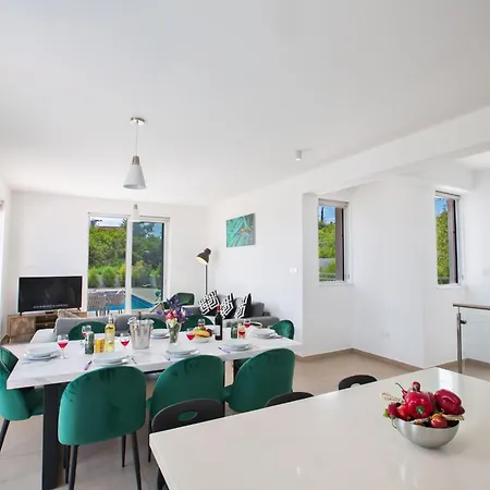 Schoene- Topmoderne Ferienvilla Auf Zypern By Interhome Hébergement de vacances Protaras