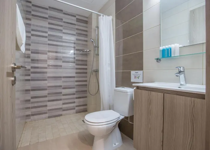 Schoene- Topmoderne Ferienvilla Auf Zypern By Interhome *