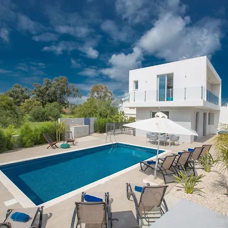 Schoene- Topmoderne Ferienvilla Auf Zypern By Interhome בית נופש