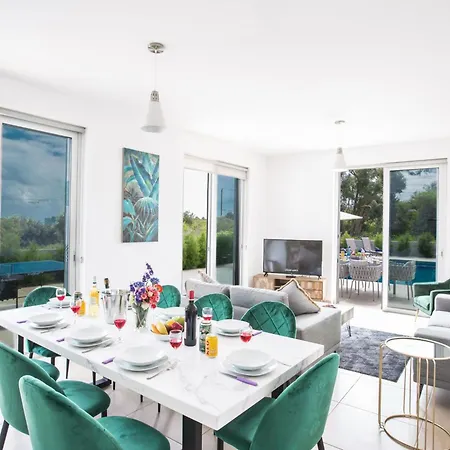 בית נופש Schoene- Topmoderne Ferienvilla Auf Zypern By Interhome *