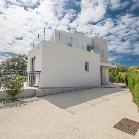 בית נופש Schoene- Topmoderne Ferienvilla Auf Zypern By Interhome פרוטאראס