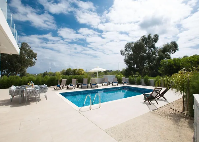 Schoene- Topmoderne Ferienvilla Auf Zypern By Interhome Holiday home