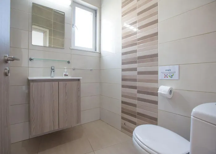 Schoene- Topmoderne Ferienvilla Auf Zypern By Interhome * Protaras